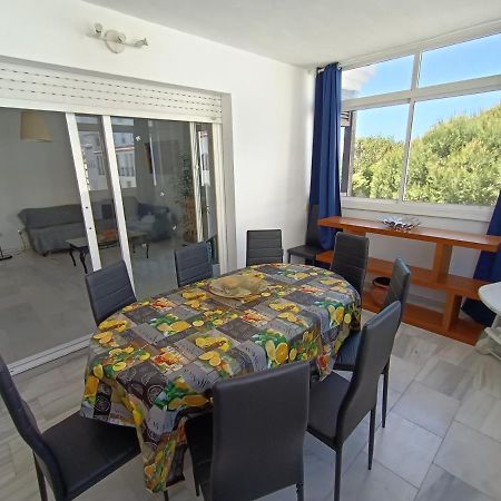 Suites Center Recinto Ferial Fuengirola Bagian luar foto