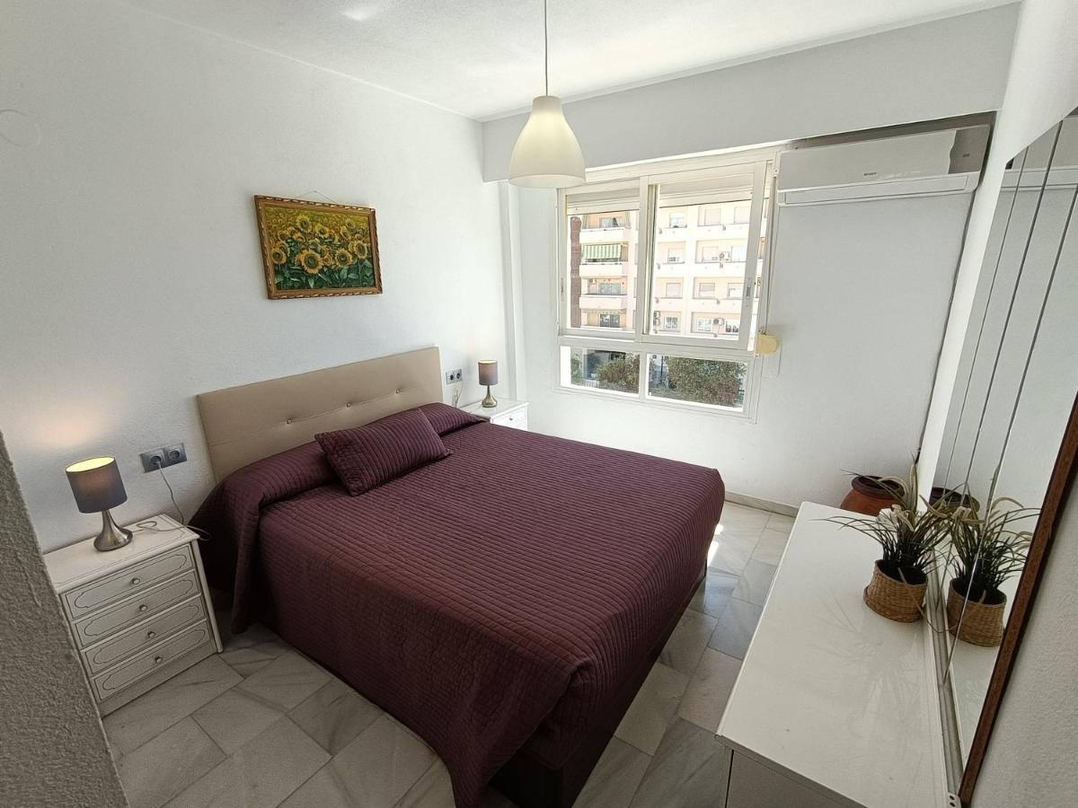 Suites Center Recinto Ferial Fuengirola Bagian luar foto