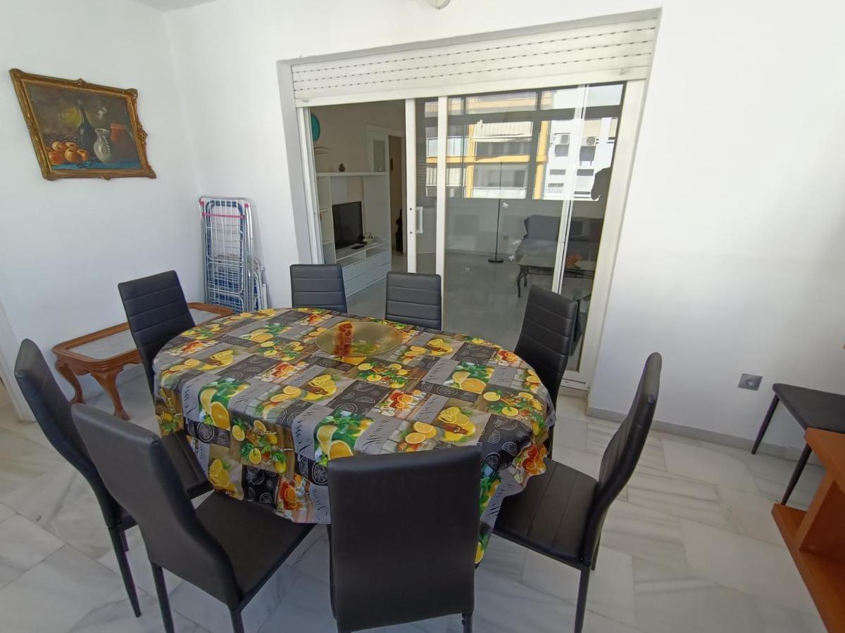 Suites Center Recinto Ferial Fuengirola Bagian luar foto