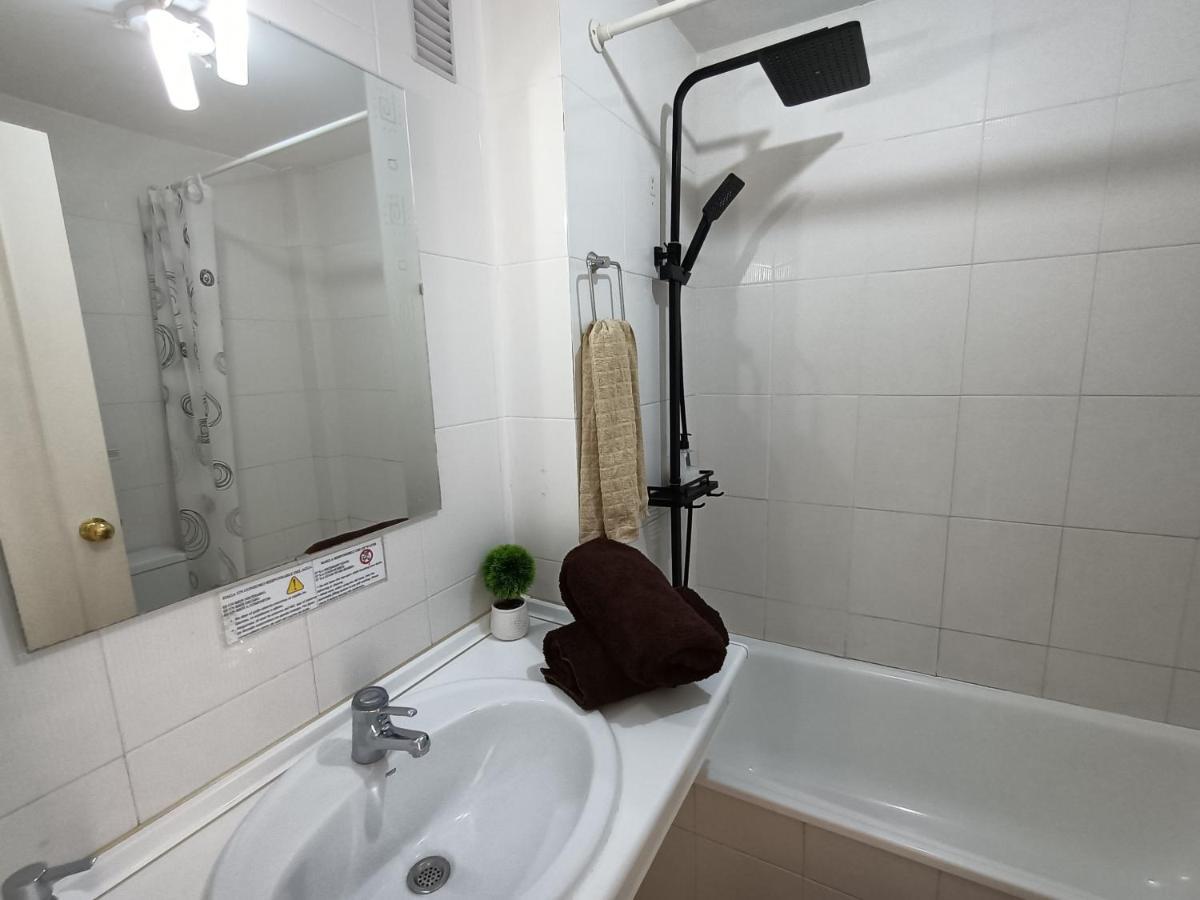 Suites Center Recinto Ferial Fuengirola Bagian luar foto